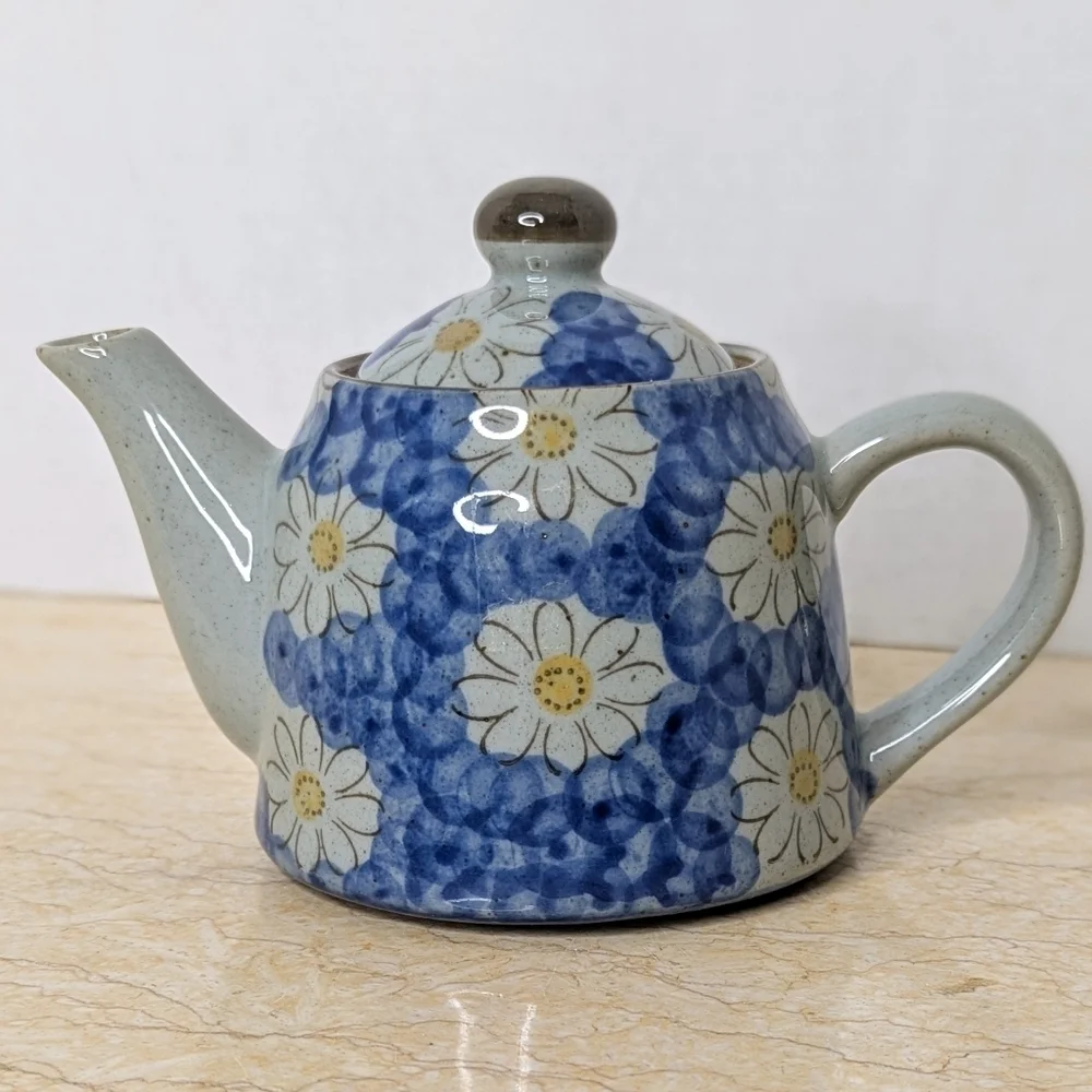 Vintage Ceramic Chinese Blue Daisy Floral Lidded Teapot Cottagecore